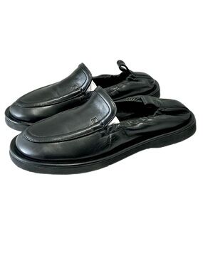 Donovan Shoe Women’s Loafer in black leather